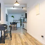 Martinez Boutique Apartment